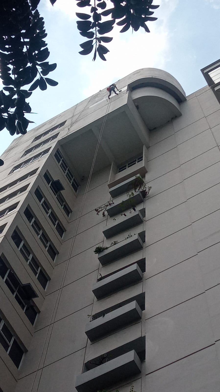 Pengecatan Eksterior Gedung